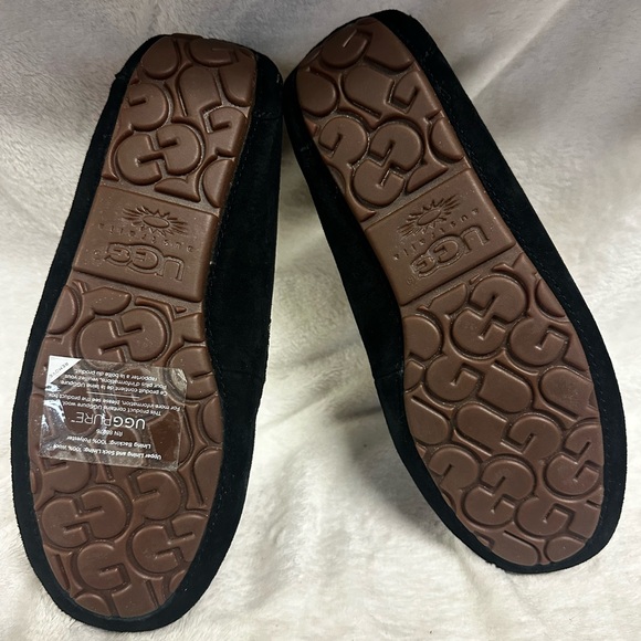 Last One!!!UGG Ansley Black Suede Moccasin Slippers - Picture 9 of 10